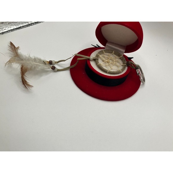 VINTAGE ST LABRE INDIANS DREAM CATCHER WEB FEATHERS BEADED 8.5" KEYCHAIN! - Picture 3 of 11